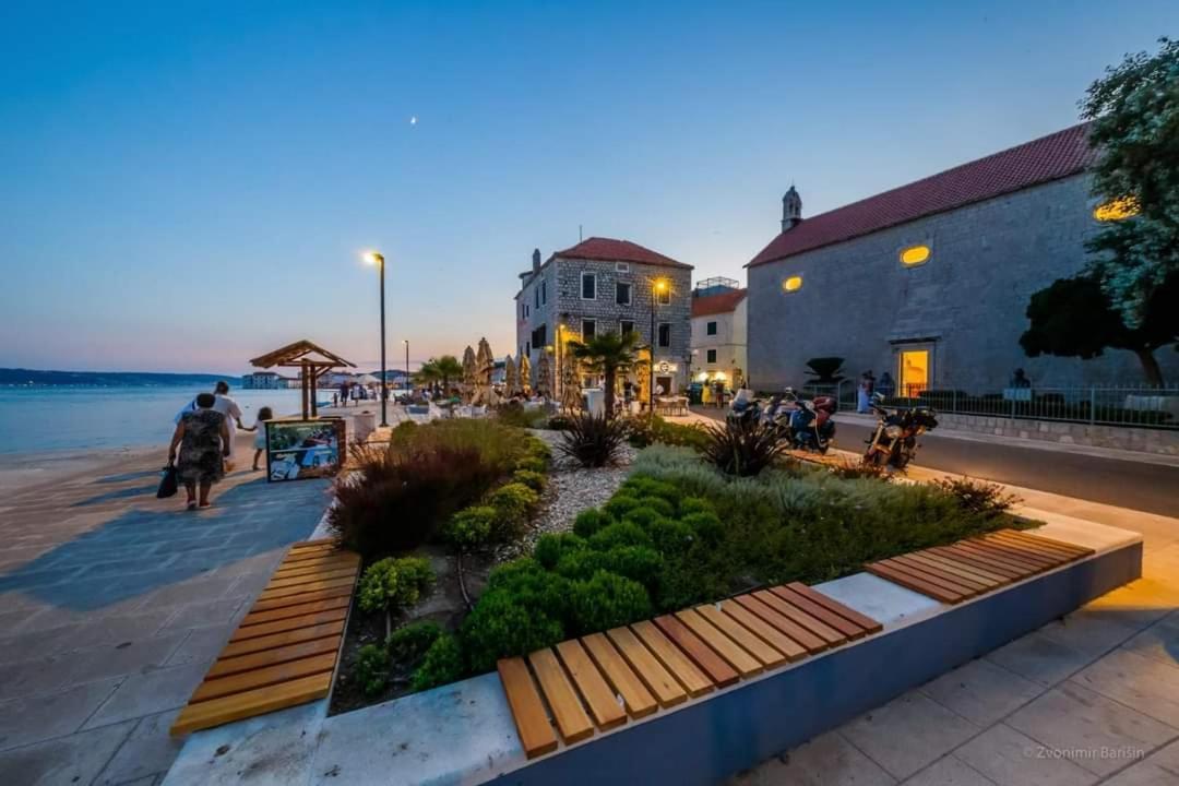 Modern Apartment Near Split & Trogir Kastela Ngoại thất bức ảnh