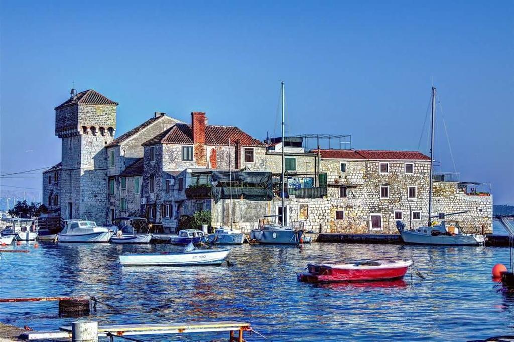 Modern Apartment Near Split & Trogir Kastela Ngoại thất bức ảnh