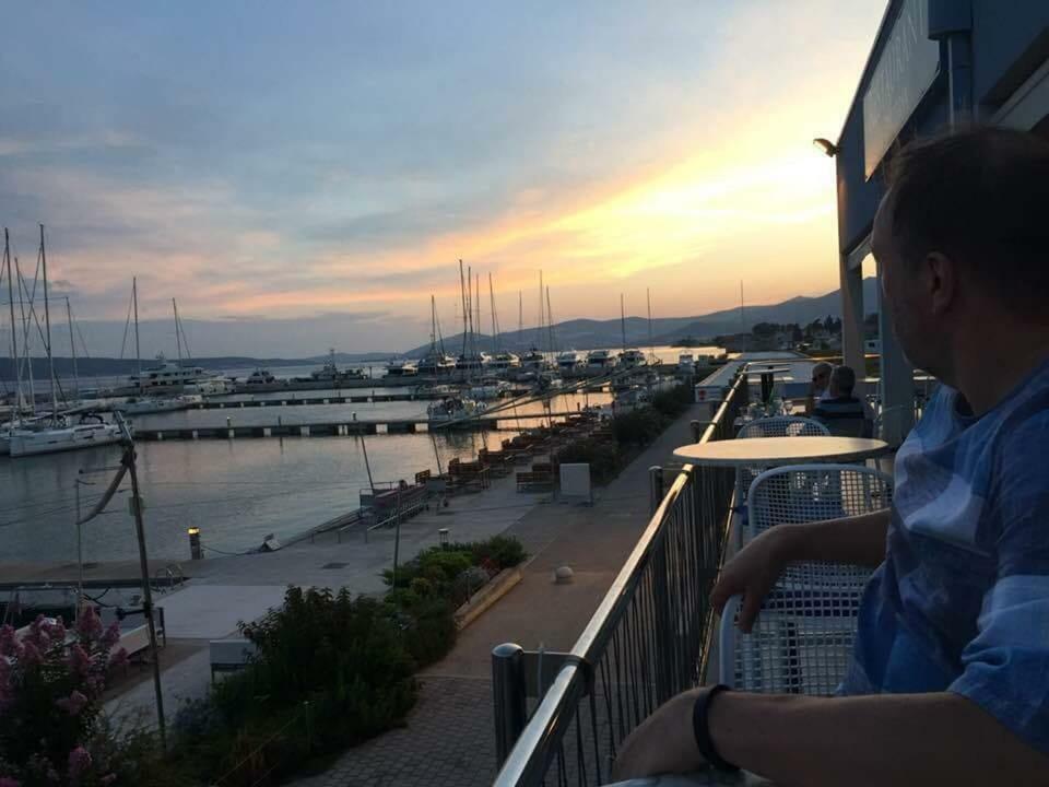 Modern Apartment Near Split & Trogir Kastela Ngoại thất bức ảnh